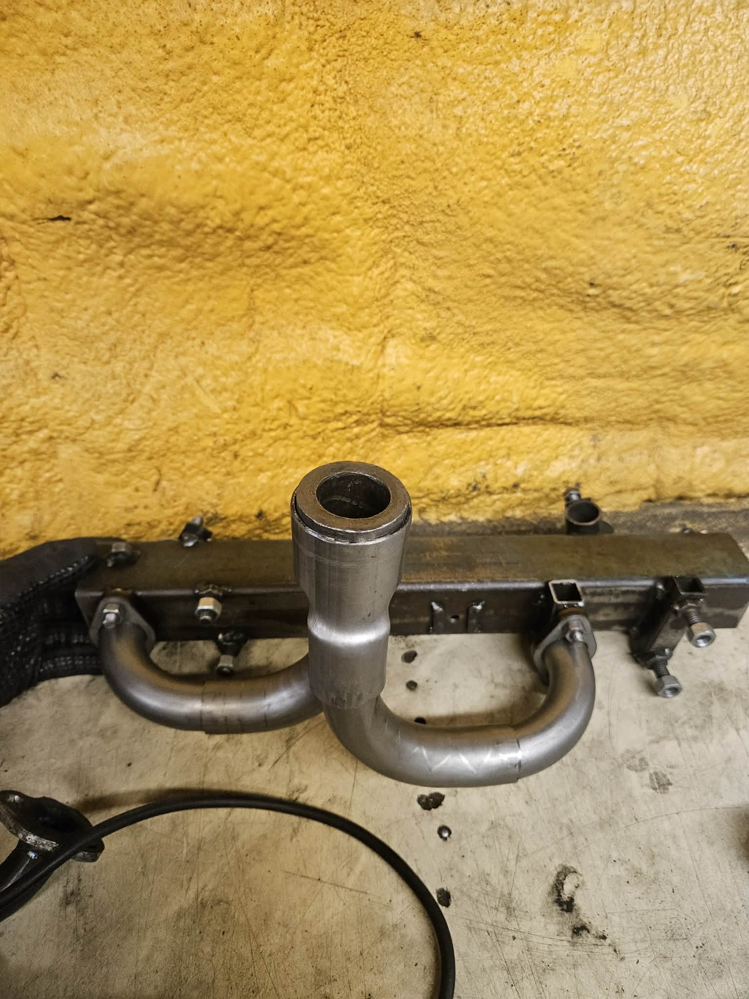 Excavator V-Twin header